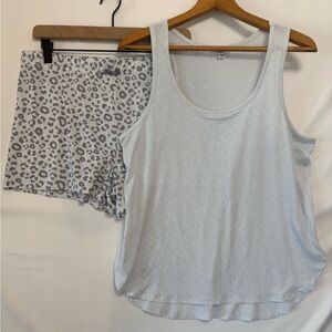 ROUDELAIN Light Gray 2 Piece Shorts Pajama Set Size Large
